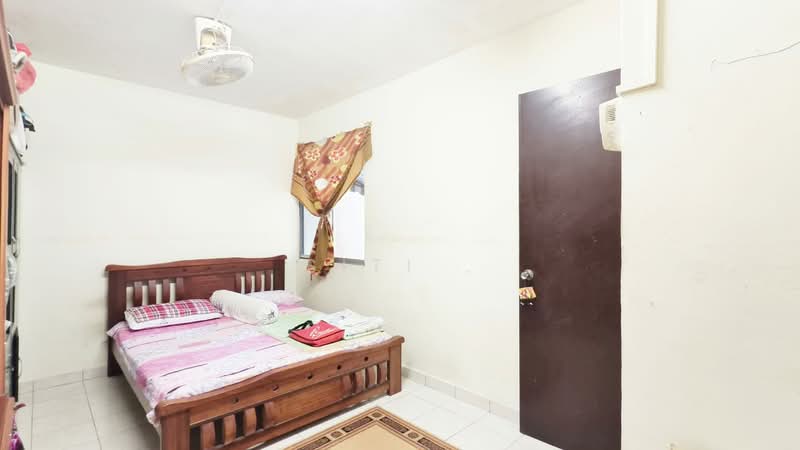 Flat for Sale at PKNS Ampang Jaya - Siti . - Bedroom - PropertyGuru.com.my