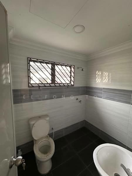 Rumah Teres 2 Tingkat untuk Dijual di Taman Sri Putri (Skudai) - Ee Fong Toh - Bathroom - PropertyGuru.com.my