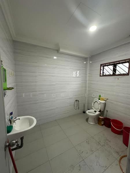 Rumah Teres 2 Tingkat untuk Dijual di Taman Sri Putri (Skudai) - Ee Fong Toh - Bathroom - PropertyGuru.com.my