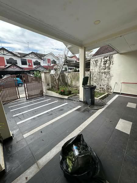 Rumah Teres 2 Tingkat untuk Dijual di Taman Sri Putri (Skudai) - Ee Fong Toh - Exterior - PropertyGuru.com.my