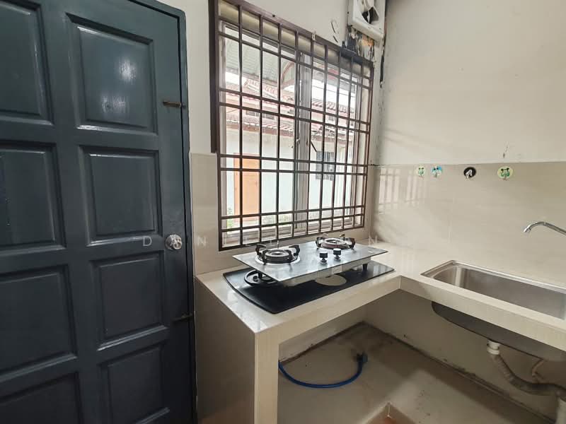 Rumah Teres 1 Tingkat untuk Dijual di Bandar Uda Utama (Johor Bahru) - Daniel Yong - Kitchen - PropertyGuru.com.my