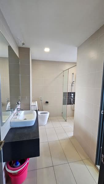Servis Apartment untuk Disewa di The Link 2 Residences - Riko Choo - Bathroom - PropertyGuru.com.my