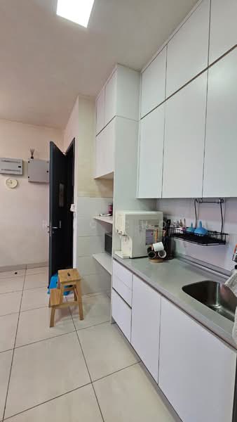 Servis Apartment untuk Disewa di The Link 2 Residences - Riko Choo - Kitchen - PropertyGuru.com.my