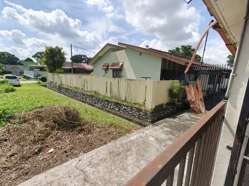 1-storey Terraced House for Sale in Taman Mayang (Petaling Jaya) - Jimmy Lee - Exterior - PropertyGuru.com.my