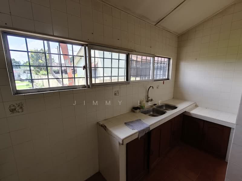 1-storey Terraced House for Sale in Taman Mayang (Petaling Jaya) - Jimmy Lee - Kitchen - PropertyGuru.com.my