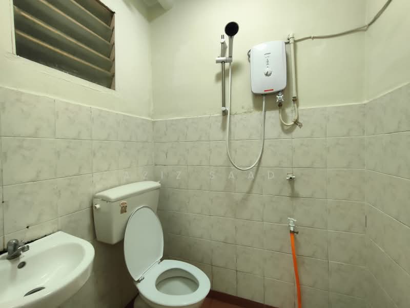 Pangsapuri untuk Disewa di Impian Apartment - Aziz Saad - Bathroom - PropertyGuru.com.my