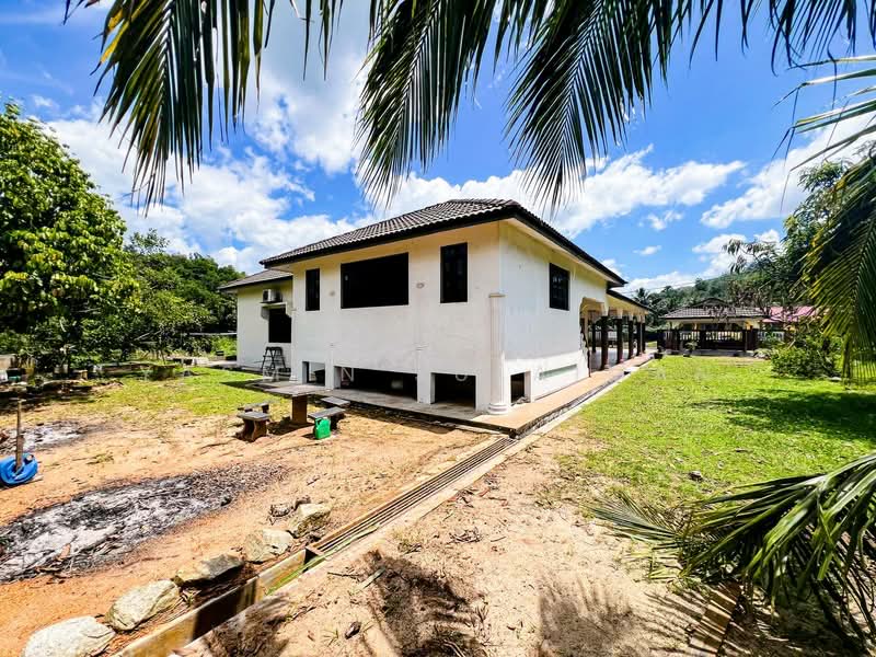 Bungalow for Sale in Taman Ampang Indah (Kuala Kubu Bharu) - Yasmin Sulaiman - Exterior - PropertyGuru.com.my