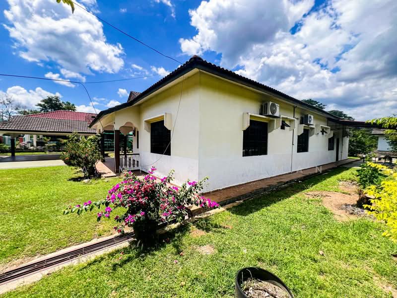 Bungalow for Sale in Taman Ampang Indah (Kuala Kubu Bharu) - Yasmin Sulaiman - Exterior - PropertyGuru.com.my