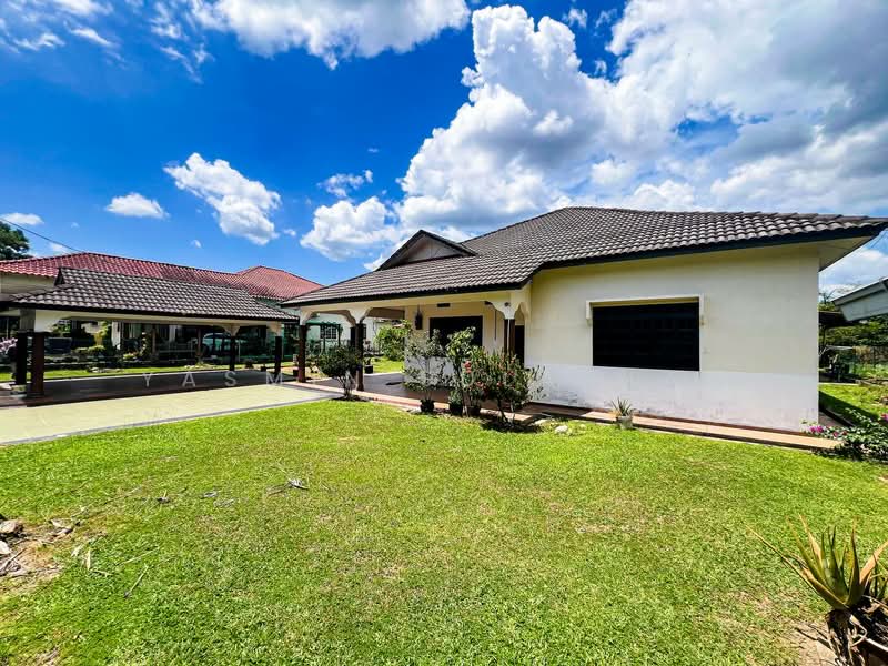 Bungalow for Sale in Taman Ampang Indah (Kuala Kubu Bharu) - Yasmin Sulaiman - Exterior - PropertyGuru.com.my
