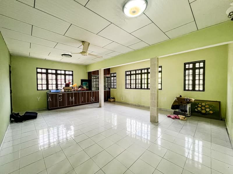 Bungalow for Sale in Taman Ampang Indah (Kuala Kubu Bharu) - Yasmin Sulaiman - Living Room - PropertyGuru.com.my