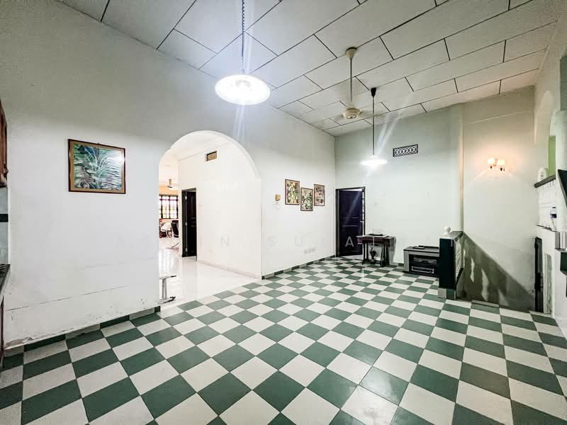 Bungalow for Sale in Taman Ampang Indah (Kuala Kubu Bharu) - Yasmin Sulaiman - Living Room - PropertyGuru.com.my