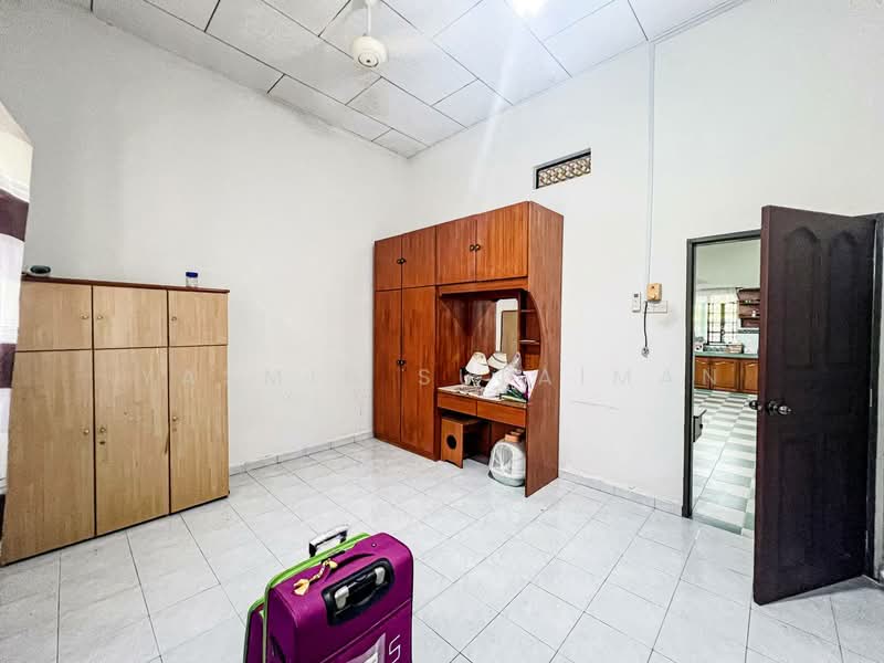 Bungalow for Sale in Taman Ampang Indah (Kuala Kubu Bharu) - Yasmin Sulaiman - Bedroom - PropertyGuru.com.my