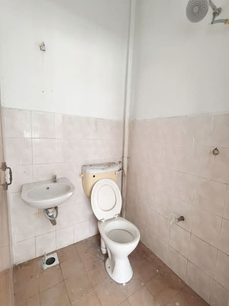 1-storey Terraced House for Sale in Telok Panglima Garang (Selangor) - Siti . - Bathroom - PropertyGuru.com.my