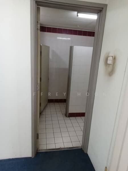 Retail Office for Sale in Kelana Jaya (Petaling Jaya) - Jeffrey Hoon - Bathroom - PropertyGuru.com.my