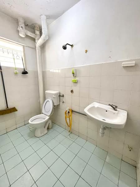 Flat for Sale at Flat Danau Kota - Faisal Abu Omar - Bathroom - PropertyGuru.com.my