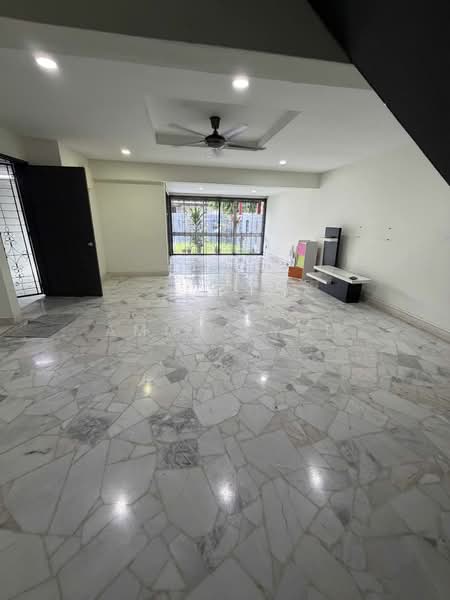 Rumah Teres 2 Tingkat untuk Disewa di KL City Centre (Kuala Lumpur) - Amoss Yee - Living Room - PropertyGuru.com.my