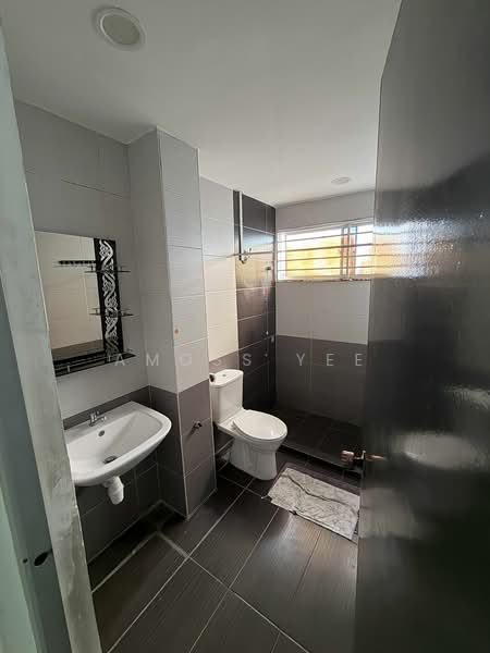 Rumah Teres 2 Tingkat untuk Disewa di KL City Centre (Kuala Lumpur) - Amoss Yee - Bathroom - PropertyGuru.com.my