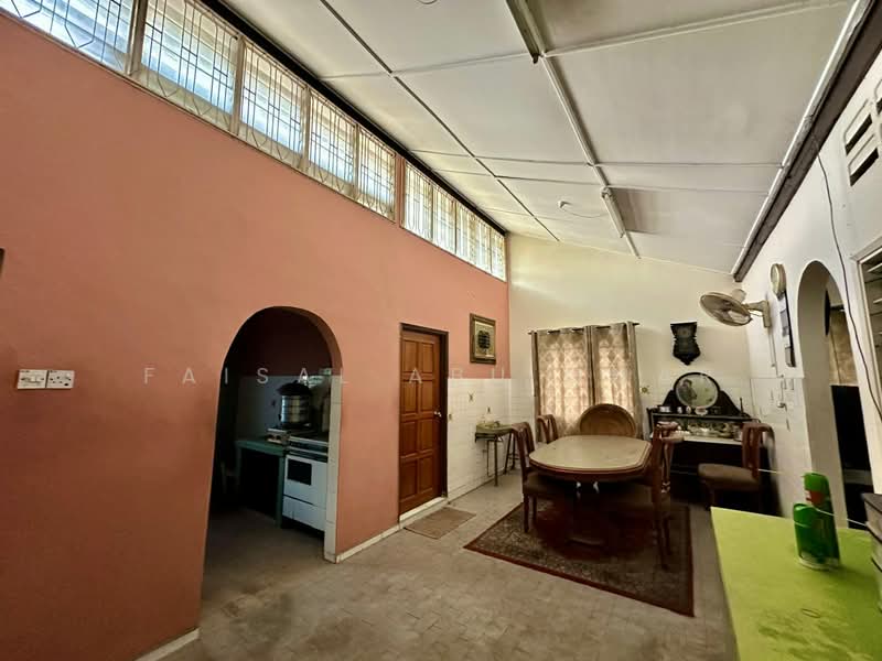 Rumah Teres 1 Tingkat untuk Dijual di Kelana Jaya (Petaling Jaya) - Faisal Abu Omar - Dining Room - PropertyGuru.com.my