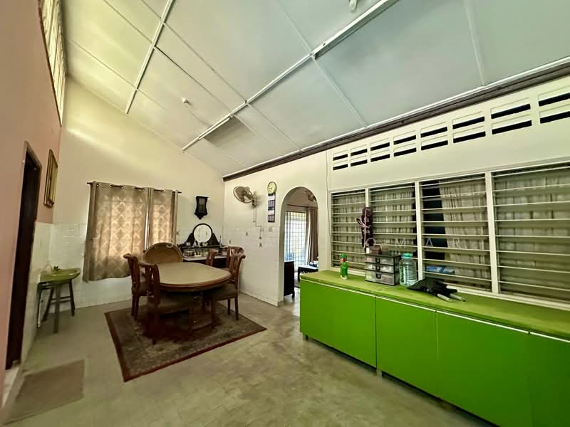 Rumah Teres 1 Tingkat untuk Dijual di Kelana Jaya (Petaling Jaya) - Faisal Abu Omar - Dining Room - PropertyGuru.com.my