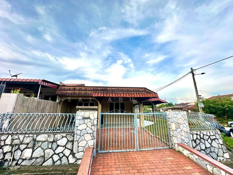 Rumah Teres 1 Tingkat untuk Dijual di Kelana Jaya (Petaling Jaya) - Faisal Abu Omar - Exterior - PropertyGuru.com.my