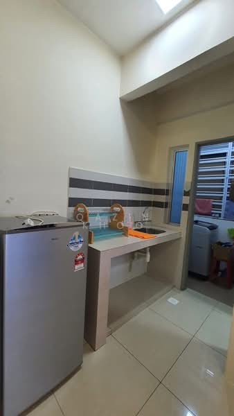 Condominium for Rent at Sky Garden Residences - Qazin Khoo - Kitchen - PropertyGuru.com.my