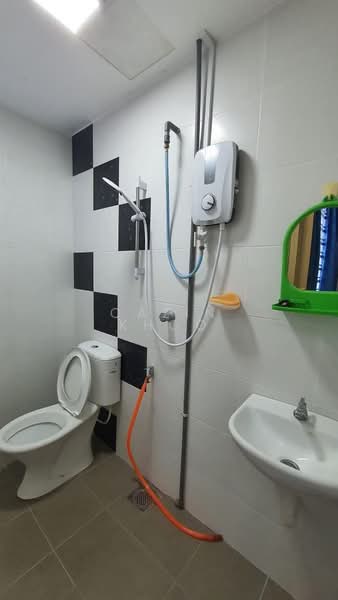 Condominium for Rent at Sky Garden Residences - Qazin Khoo - Bathroom - PropertyGuru.com.my
