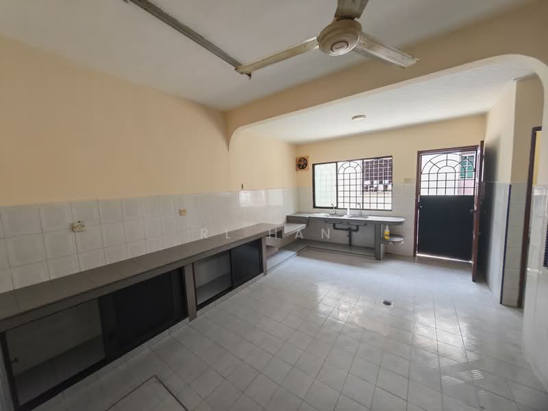 2-storey Terraced House for Sale in Usj 2 (Subang Jaya) - RL Han - Kitchen - PropertyGuru.com.my
