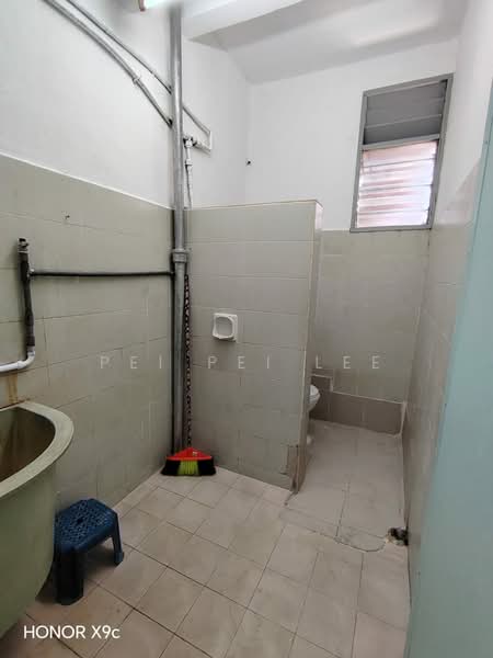 Rumah Flat untuk Dijual di Taman Nusantara - Pei Pei Lee - Bathroom - PropertyGuru.com.my