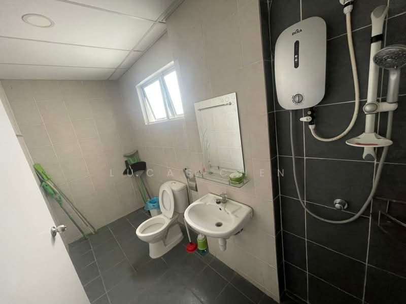 Apartment for Sale at Seri Tecoma - Lucas Chen - Bathroom - PropertyGuru.com.my