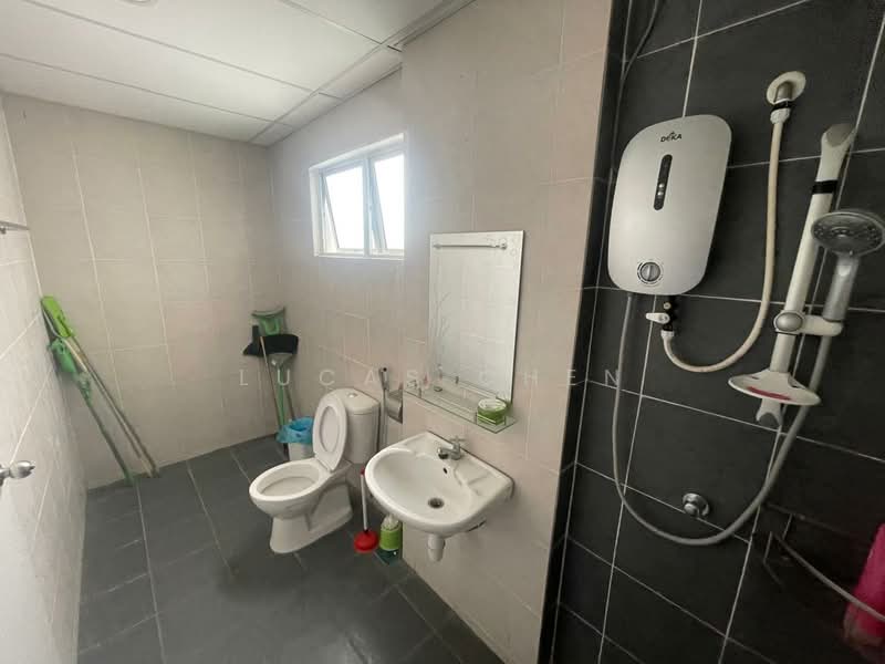 Apartment for Sale at Seri Tecoma - Lucas Chen - Bathroom - PropertyGuru.com.my