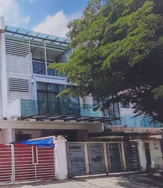 3-storey Terraced House for Sale in Puchong (Selangor) - Fifi Natasya - Exterior - PropertyGuru.com.my
