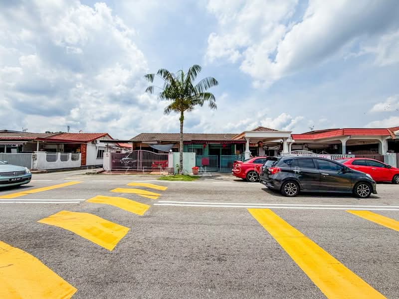 Rumah Teres 1 Tingkat untuk Dijual di Taman Berkeley (Klang) - Hazeman Omar - Exterior - PropertyGuru.com.my