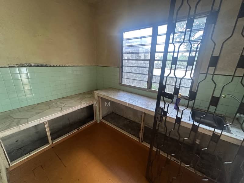 1-storey Terraced House for Sale in Lahat (Perak) - Sam Lam - PropertyGuru.com.my