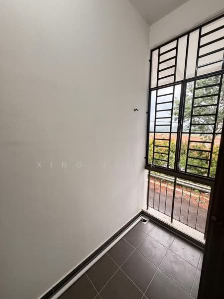 Rumah Bandar untuk Disewa di Bandar Cemerlang (Ulu Tiram) - Xing Jie Kee - Balcony - PropertyGuru.com.my