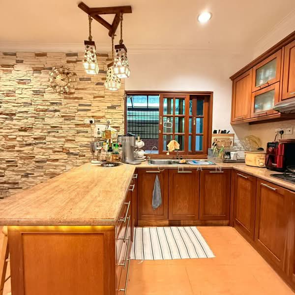 Rumah Berkembar untuk Dijual di Tanjung Bungah (Penang) - Emma Chan - Kitchen - PropertyGuru.com.my