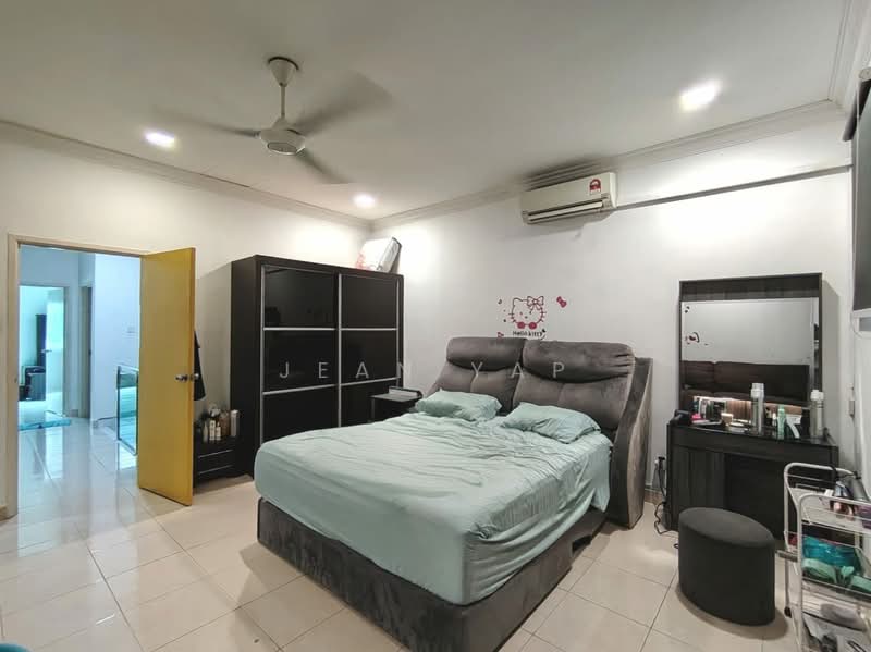 Rumah Teres 2 Tingkat untuk Dijual di Taman Mount Austin (Tebrau) - Jean Yap - Bedroom - PropertyGuru.com.my