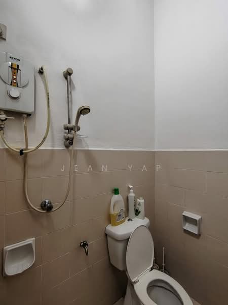 Rumah Teres 2 Tingkat untuk Dijual di Taman Mount Austin (Tebrau) - Jean Yap - Bathroom - PropertyGuru.com.my