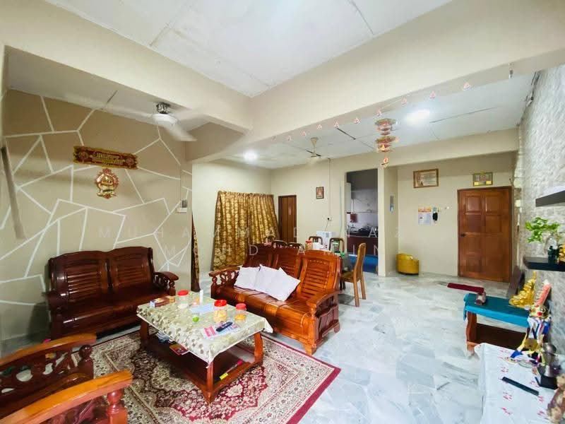Shop / Office for Sale in Ampang (Kuala Lumpur) - Muhammad Nazli Mohd Amin - Living Room - PropertyGuru.com.my