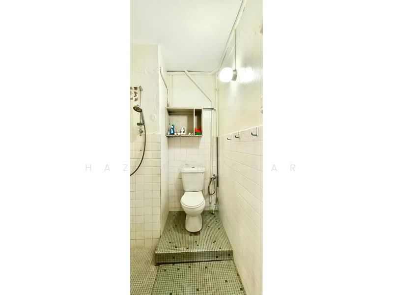 Rumah Teres 2 Tingkat untuk Dijual di Seksyen 1a (Petaling Jaya) - Hazeman Omar - Bathroom - PropertyGuru.com.my