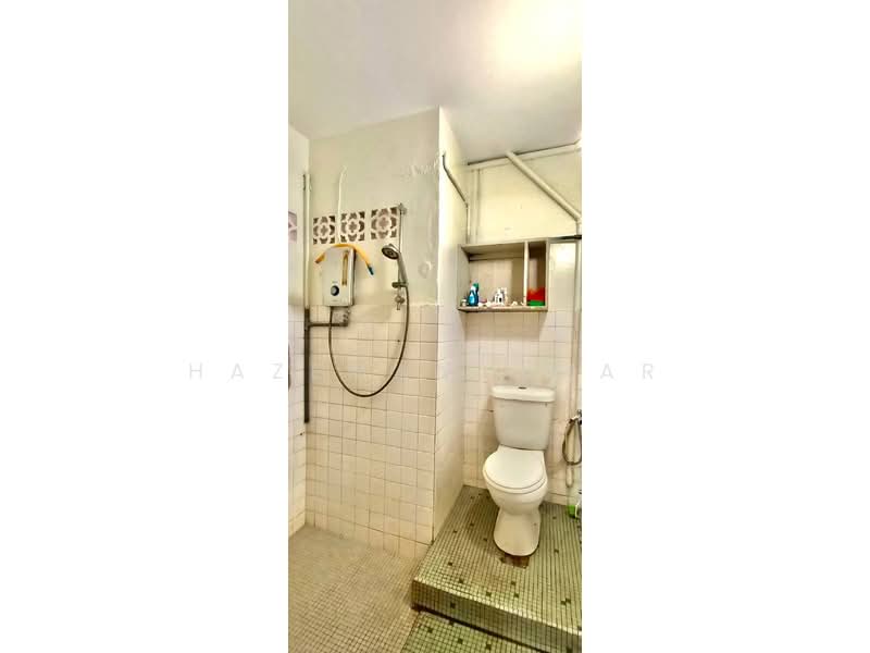Rumah Teres 2 Tingkat untuk Dijual di Seksyen 1a (Petaling Jaya) - Hazeman Omar - Bathroom - PropertyGuru.com.my