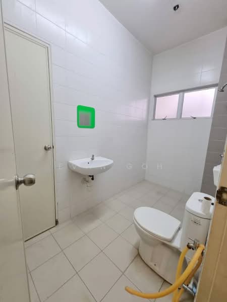 Rumah Teres 2 Tingkat untuk Dijual di Taman Putra Impiana (Puchong) - Evan Goh - Bathroom - PropertyGuru.com.my