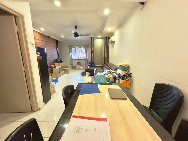 Rumah Teres 2 Tingkat untuk Dijual di Kota Perdana (Seri Kembangan) - Prem Kumar - Living Room - PropertyGuru.com.my