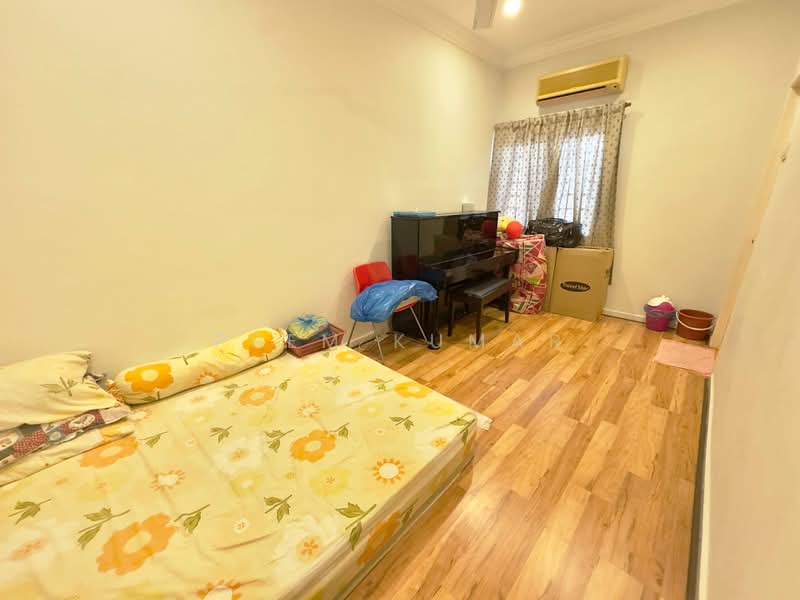 Rumah Teres 2 Tingkat untuk Dijual di Kota Perdana (Seri Kembangan) - Prem Kumar - Bedroom - PropertyGuru.com.my