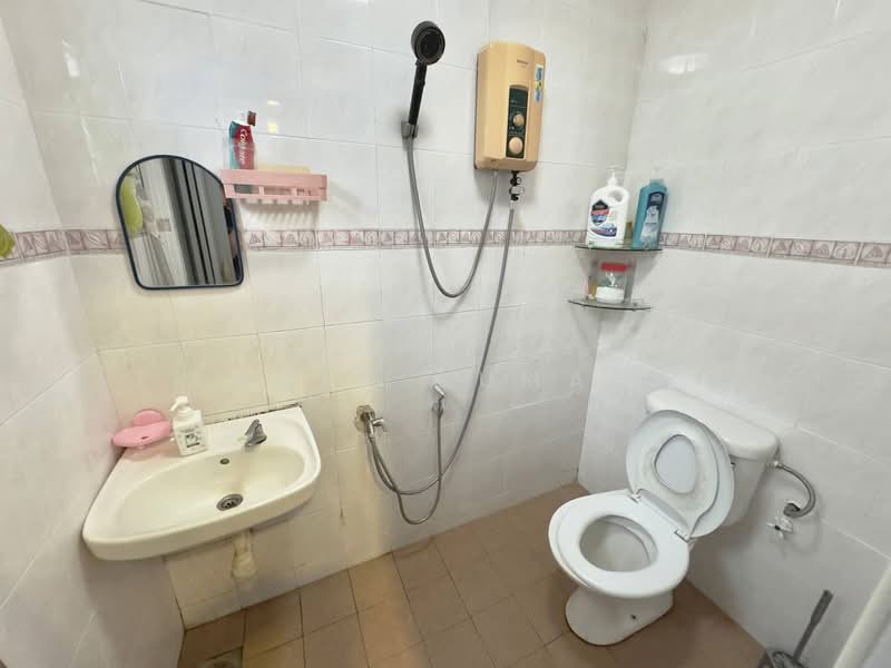 Rumah Teres 2 Tingkat untuk Dijual di Kota Perdana (Seri Kembangan) - Prem Kumar - Bathroom - PropertyGuru.com.my