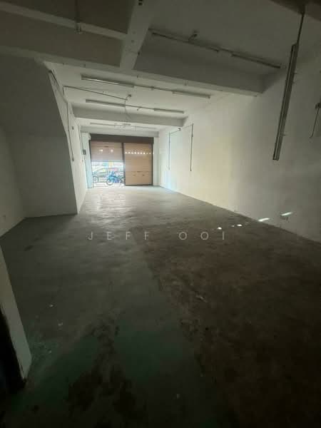 Shop / Office for Sale in Taman Mutiara (Jelutong) - Jeff Ooi - Entrance - PropertyGuru.com.my