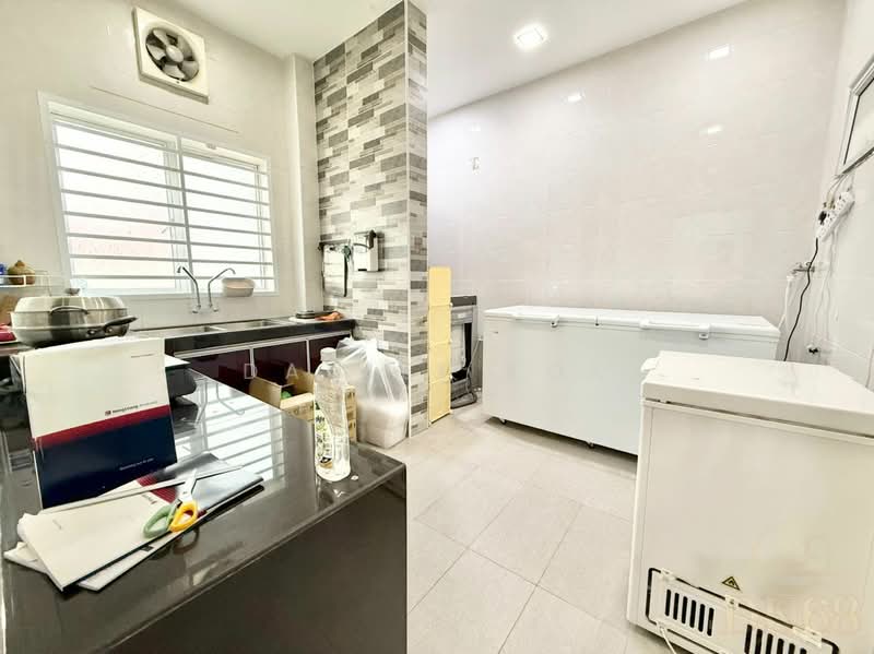 Rumah Teres 2 Tingkat untuk Dijual di Pandamaran (Klang) - Daniel Kok - Kitchen - PropertyGuru.com.my