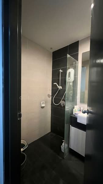 Kondominium untuk Disewa di Queensville - Geoff Lim - Bathroom - PropertyGuru.com.my