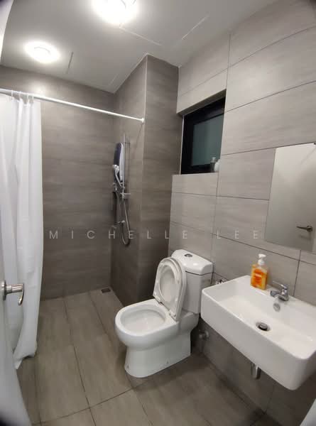 Servis Apartment untuk Disewa di The Amber Residence @ TwentyFive.7 - Michelle Lee - Bathroom - PropertyGuru.com.my