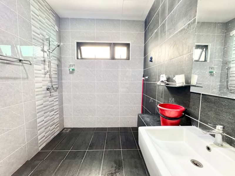 Rumah Teres 2 Tingkat untuk Dijual di U12, Taman Cahaya Alam (Shah Alam) - Syahrim Naim - Bathroom - PropertyGuru.com.my