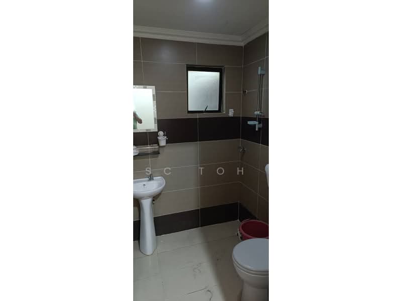 Kondominium untuk Disewa di Desa Villa Condominium - SC Toh - Bathroom - PropertyGuru.com.my